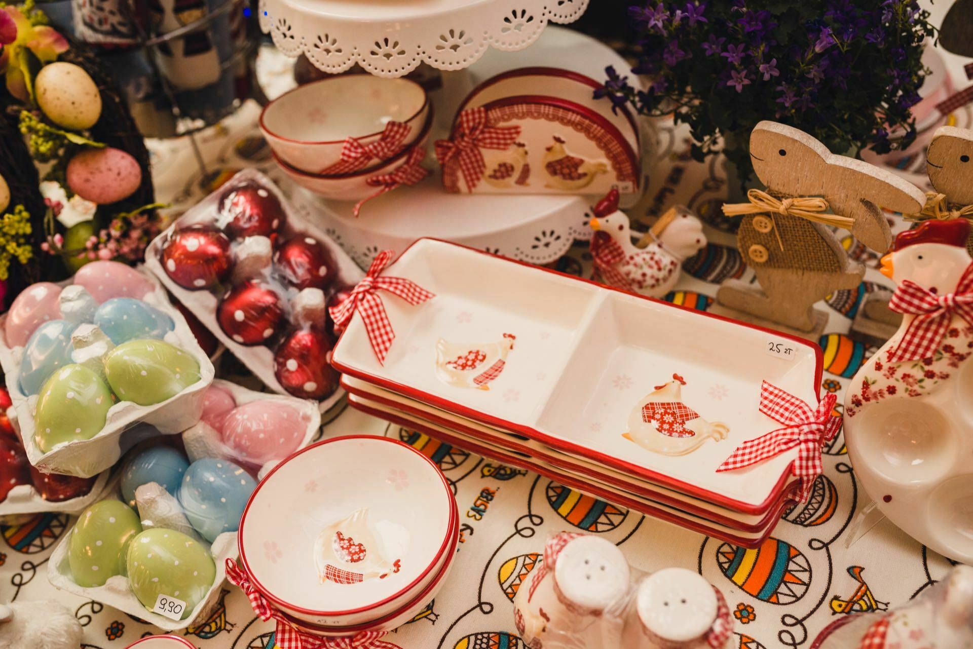 Ceramic bowls and Christmas decorations