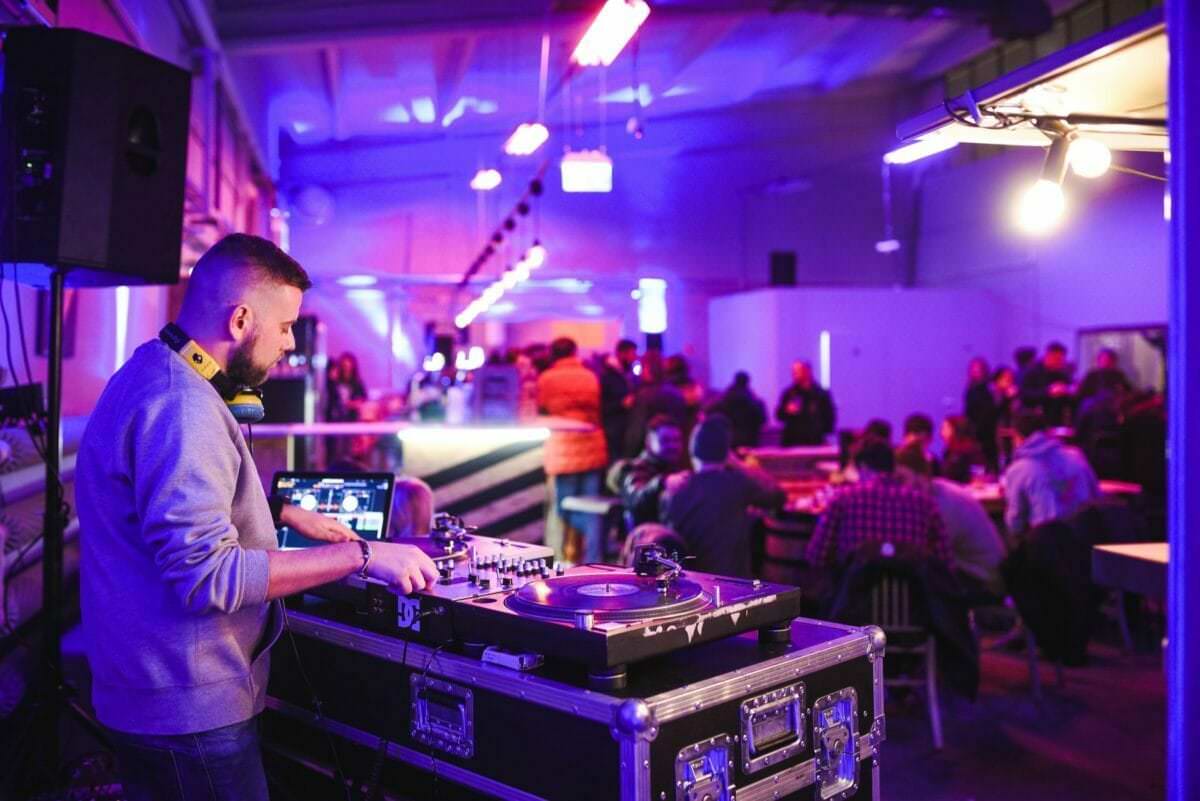 Live-Musik von DJ