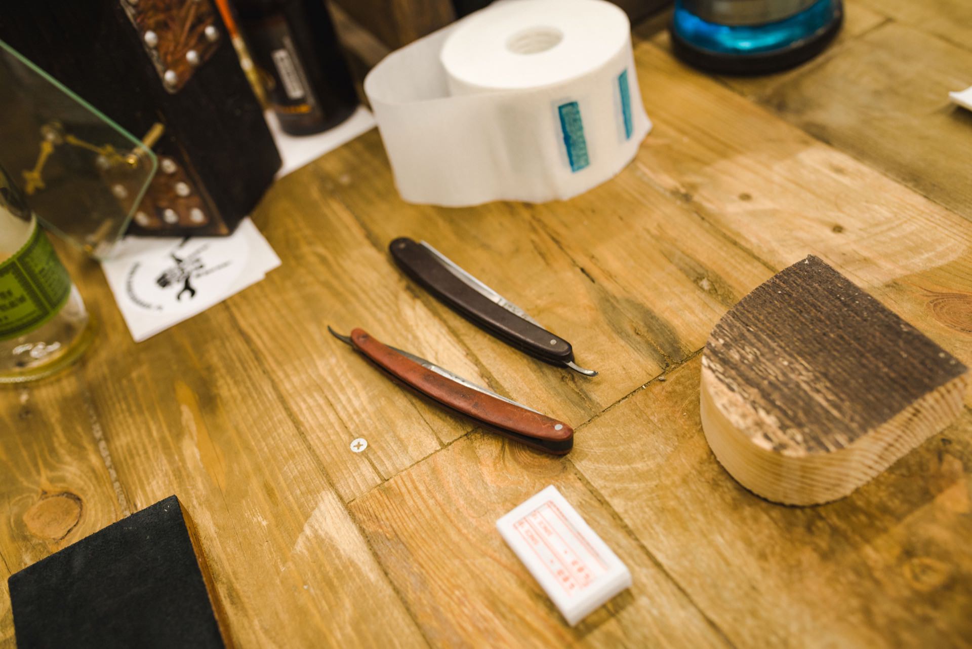 bangs on a wooden table