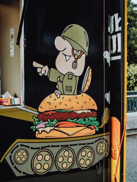 Burger tank