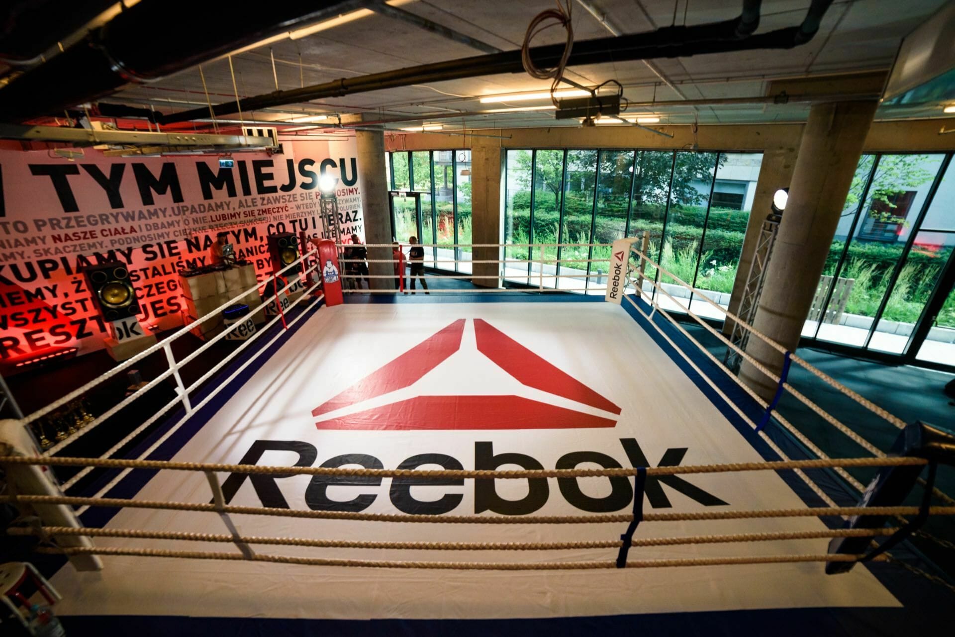 Ring with reebok octagon logo