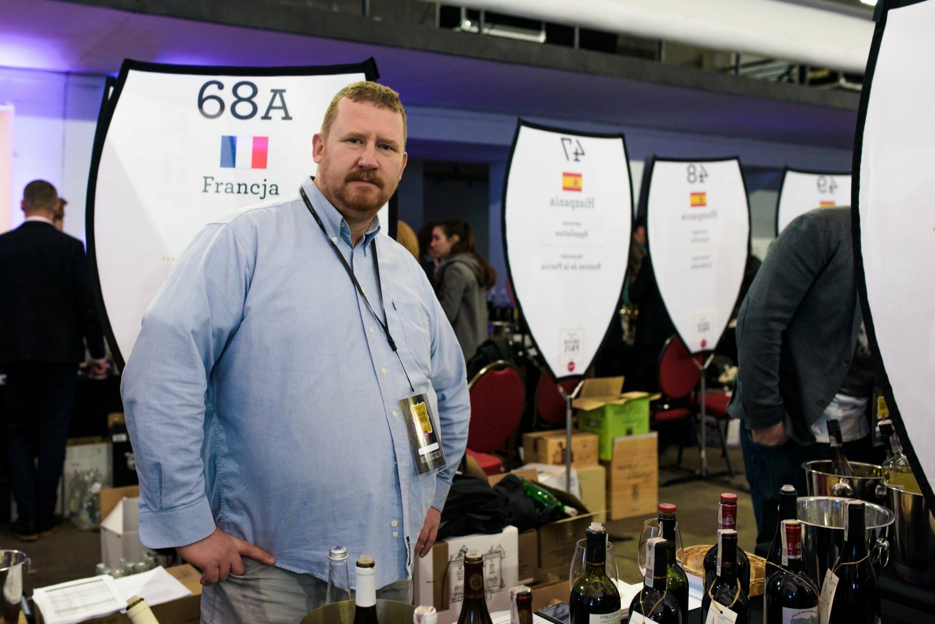 Wine exhibitor