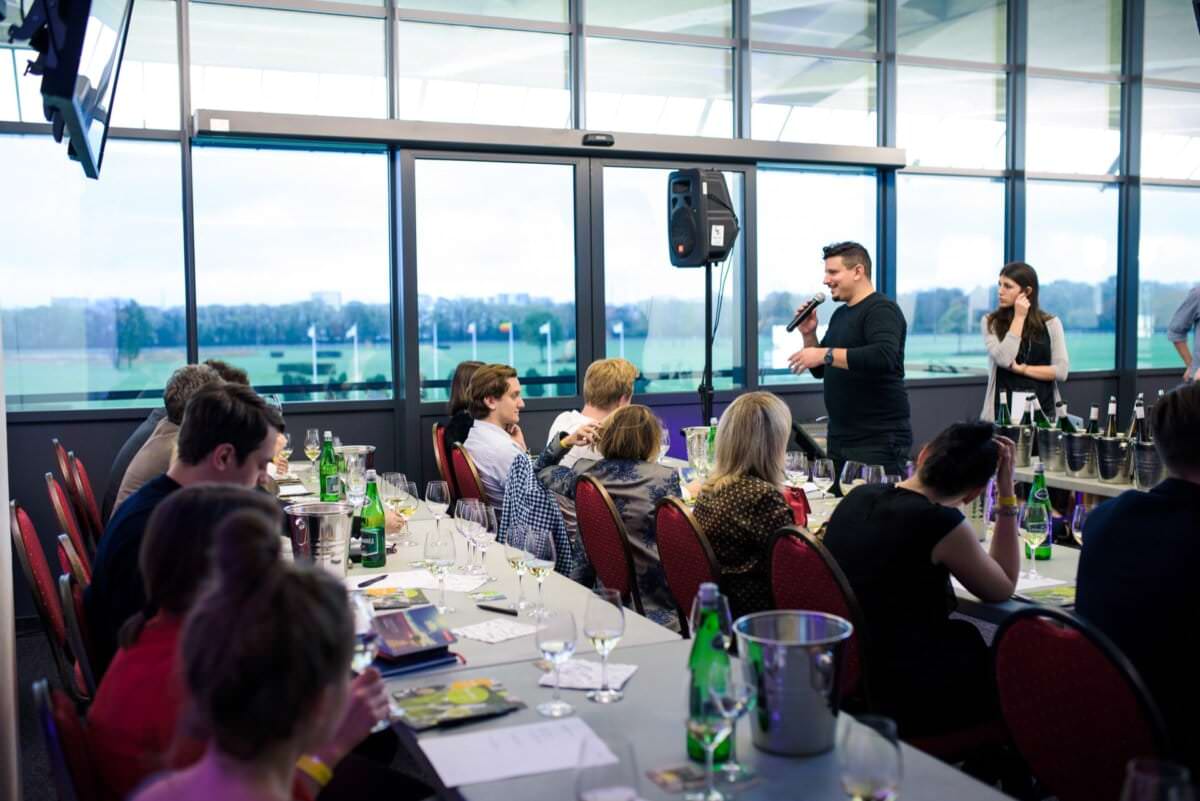 Zajęcia z wine tastingu