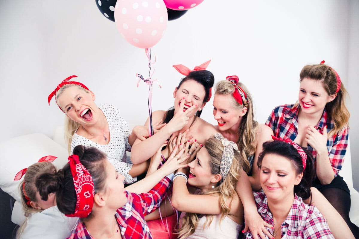 Session at a bachelorette party in an apartment