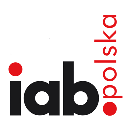 Logo mit fetten schwarzen Kleinbuchstaben 'iab', einem roten Punkt über dem 'i' und dem Wort 'polska' in roten Kleinbuchstaben senkrecht nach rechts, das Vertrauen und positives Kundenfeedback symbolisiert.