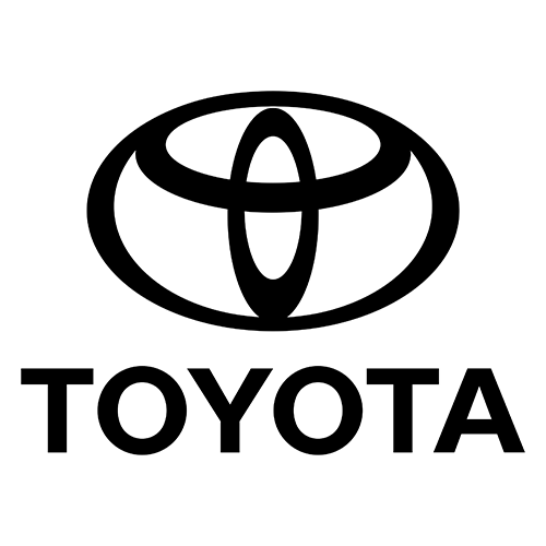 Das schwarz-weiße Logo von Toyota, bestehend aus drei sich überlappenden Ovalen, die einen stilisierten Buchstaben 'T' über dem Wort 'TOYOTA' bilden in fetten Großbuchstaben geschrieben, ist sofort erkennbar und wird in Kundenrezensionen oft für sein ikonisches Design gelobt.