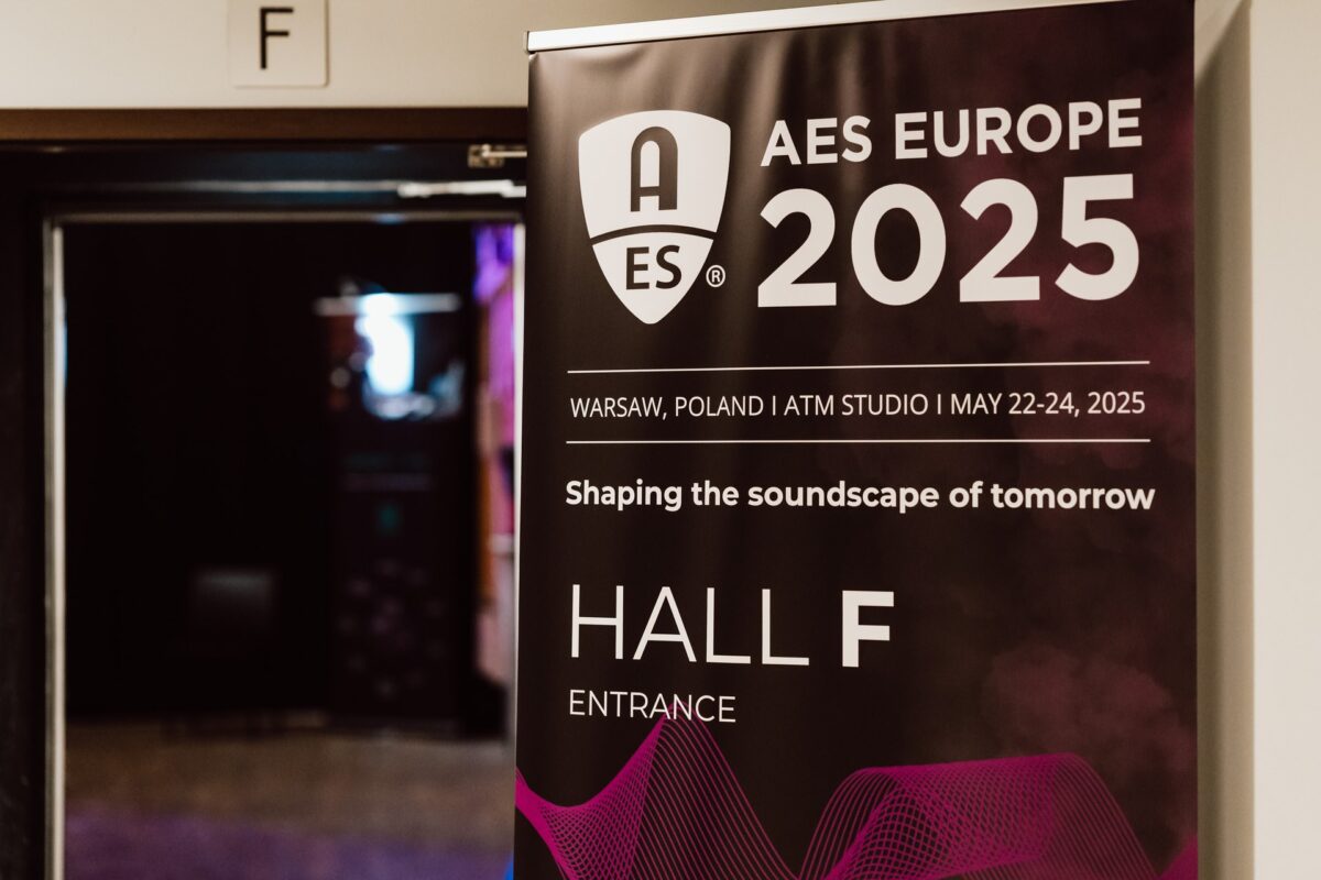 Oznakowanie hali podczas AES Europe 2025