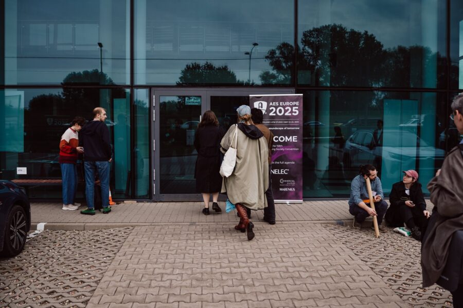 Wejście na konwencję AES Europe 2025 w ATM Studio w Warszawie
