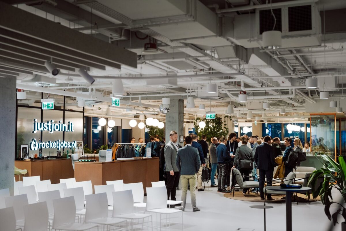 Wieczorna strefa networkingu na Guidewire Warsaw Pricing Meetup 2026