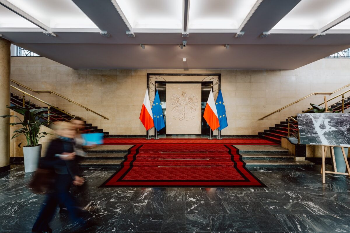 Hol wejściowy gmachu przed konferencją RCL