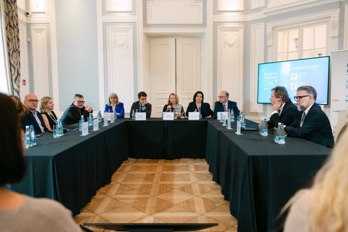 Panel ekspercki Kongresu Zdrowie 360 w reprezentacyjnej sali Bellotto