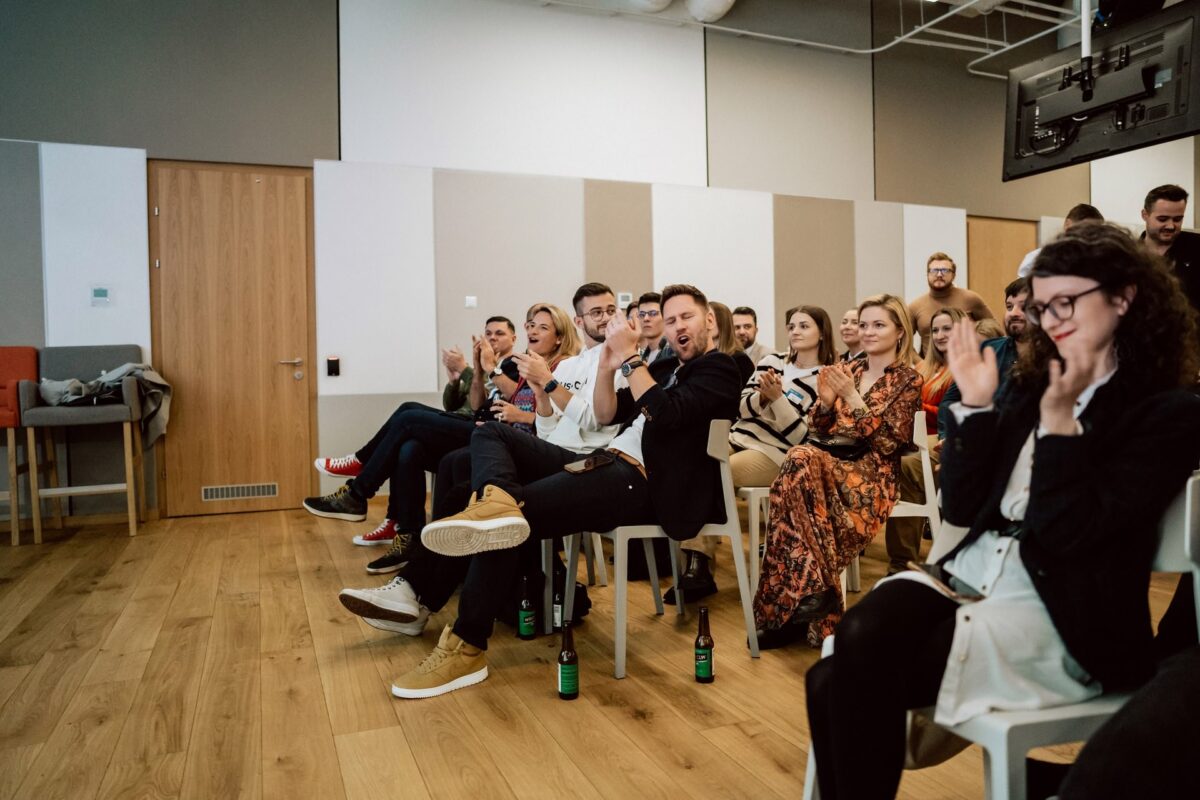 Reakcja publiczności podczas ogłoszenia wyników Aulery 2022