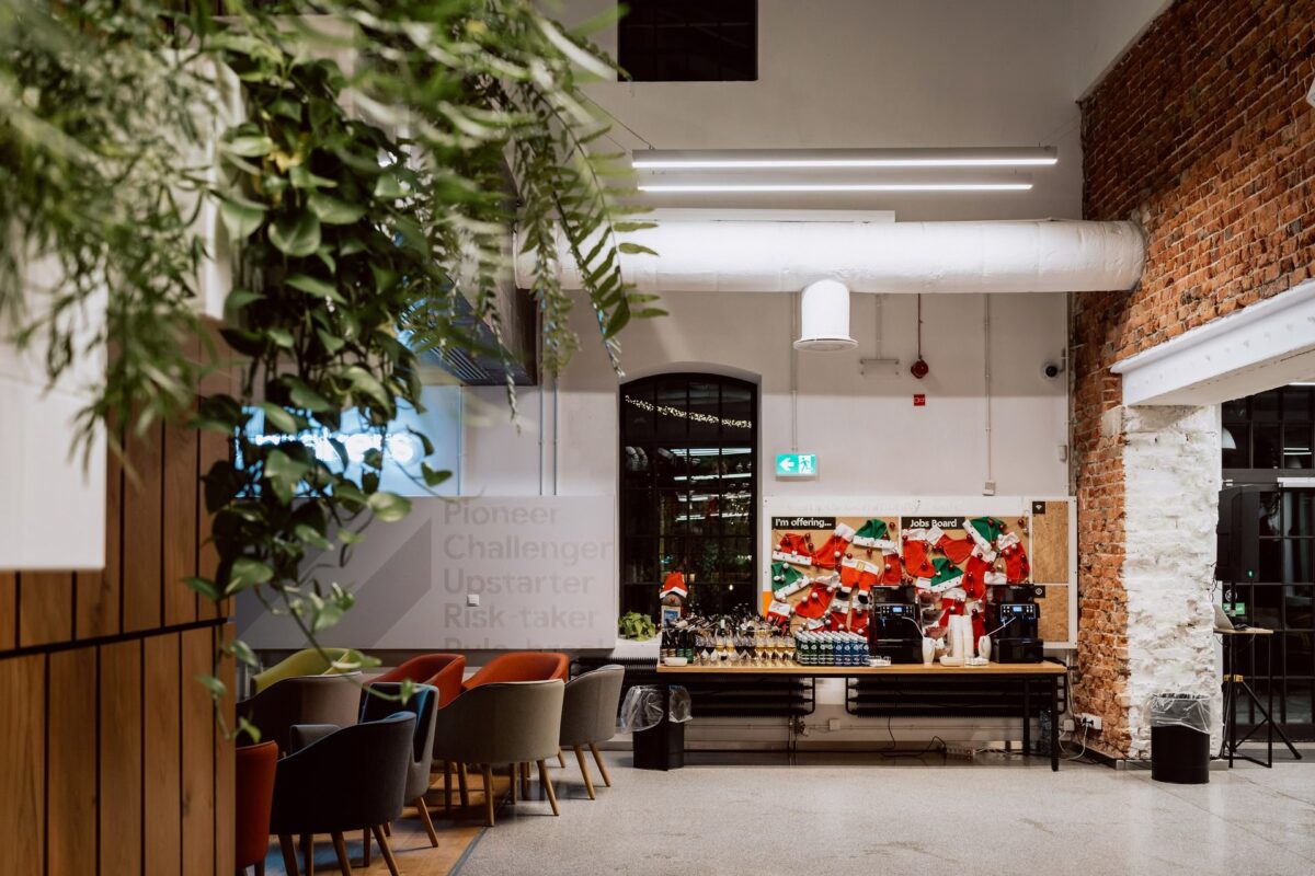 Wnętrze Google for Startups Campus przygotowane na galę Aulery 2022