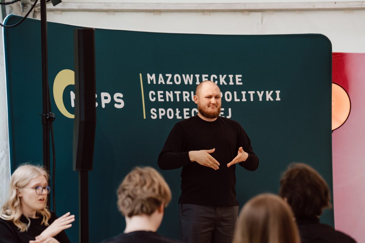 Tłumacz języka migowego podczas gali MCPS