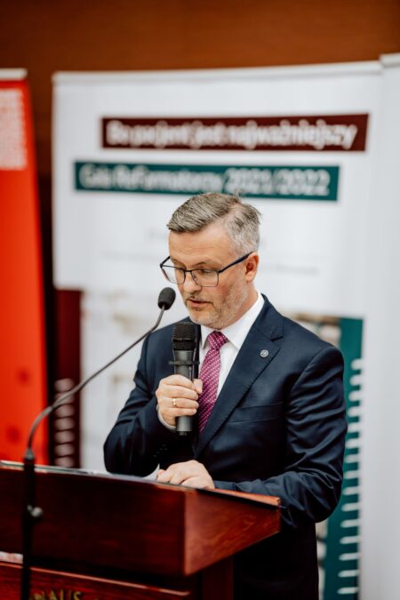 Mówca podczas Gali ReFarmatorzy 2021/2022