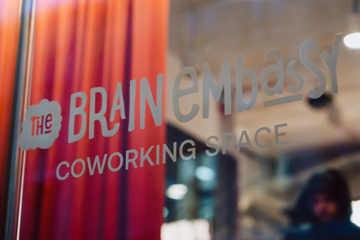 Oznakowanie wejścia do The Brain Embassy podczas Post Software 2026
