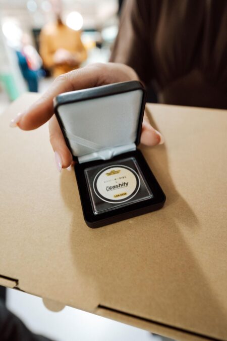 Pamiątkowy medal z konferencji Kozieł i Przyjaciele: Storytelling AI